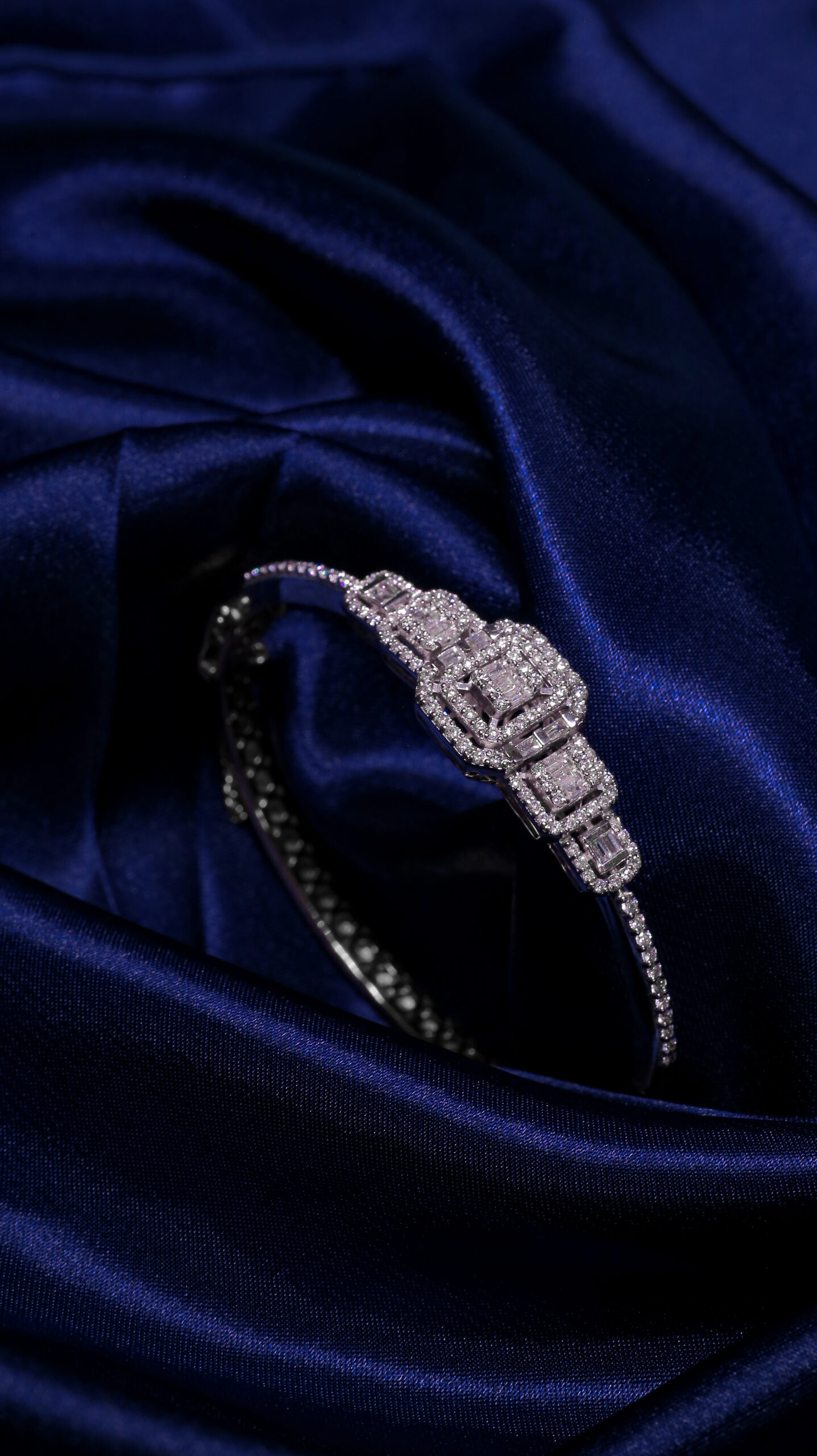 Exquisite Diamond-Studded Gold Bracelet