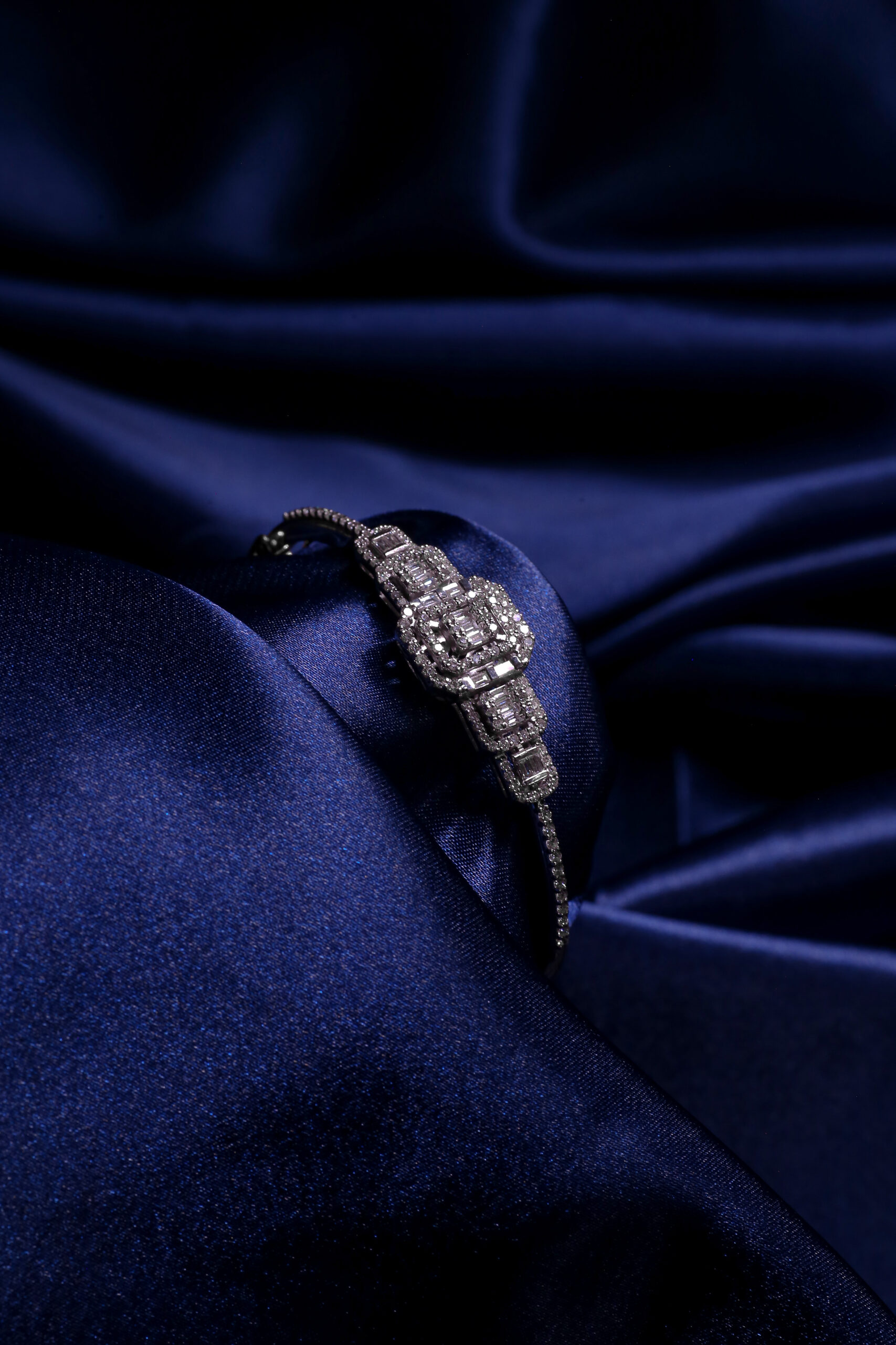 Exquisite Diamond-Studded Gold Bracelet