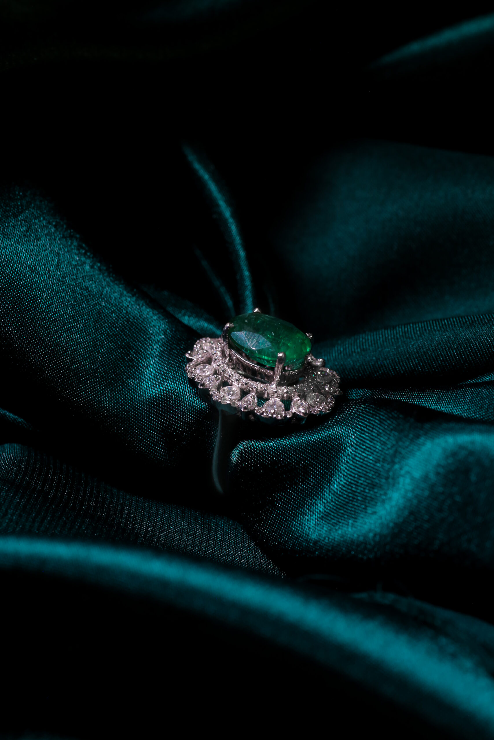 Exquisite Diamond Cluster Ring
