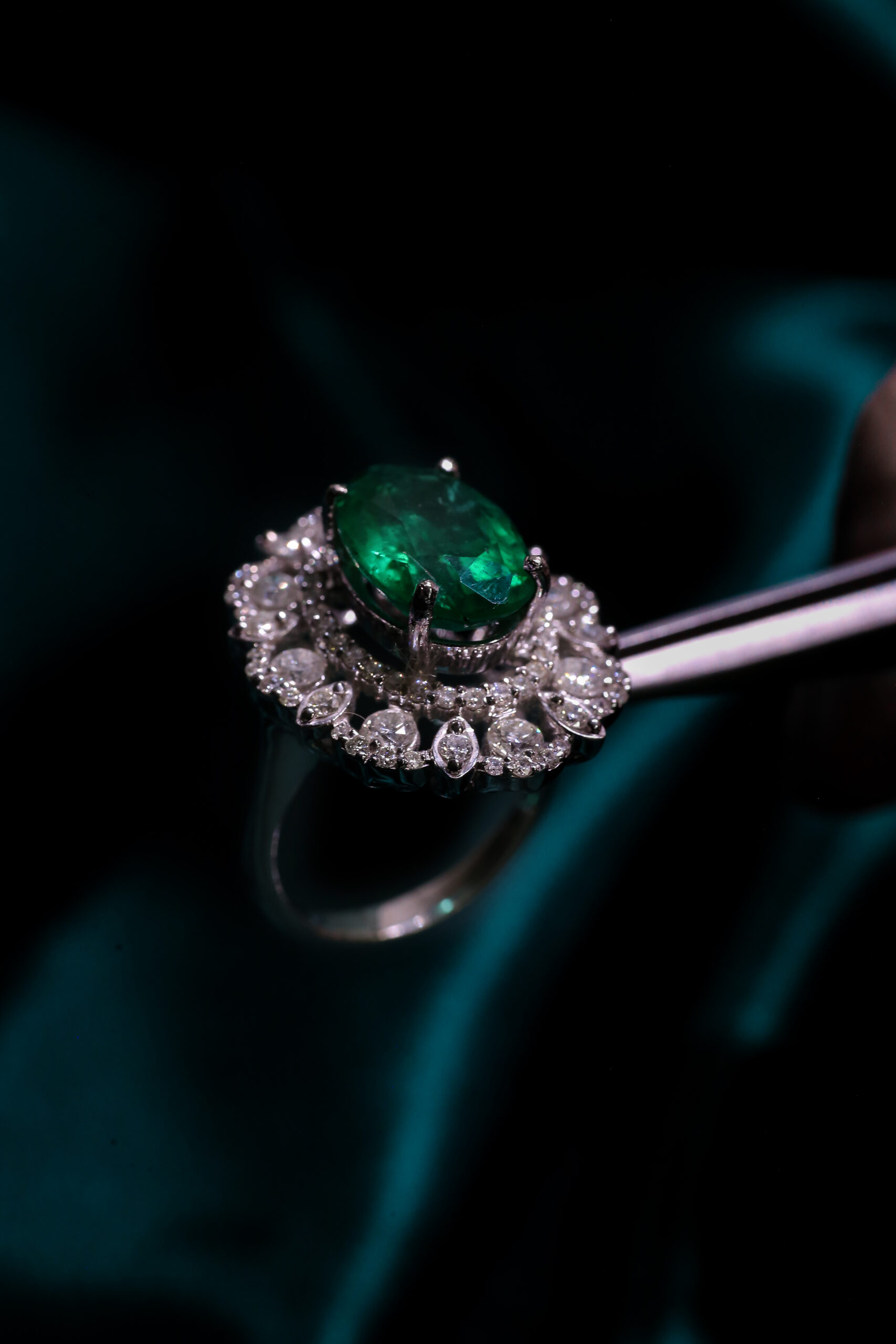 Exquisite Diamond Cluster Ring