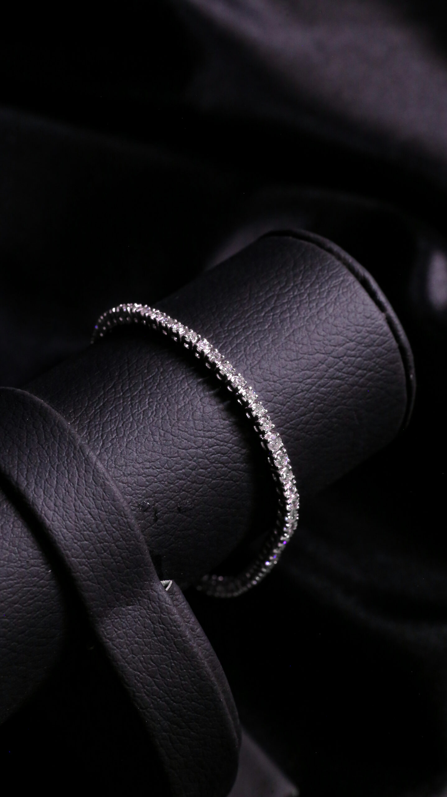 Elegant Diamond Bracelet – Luxurious Statement Piece