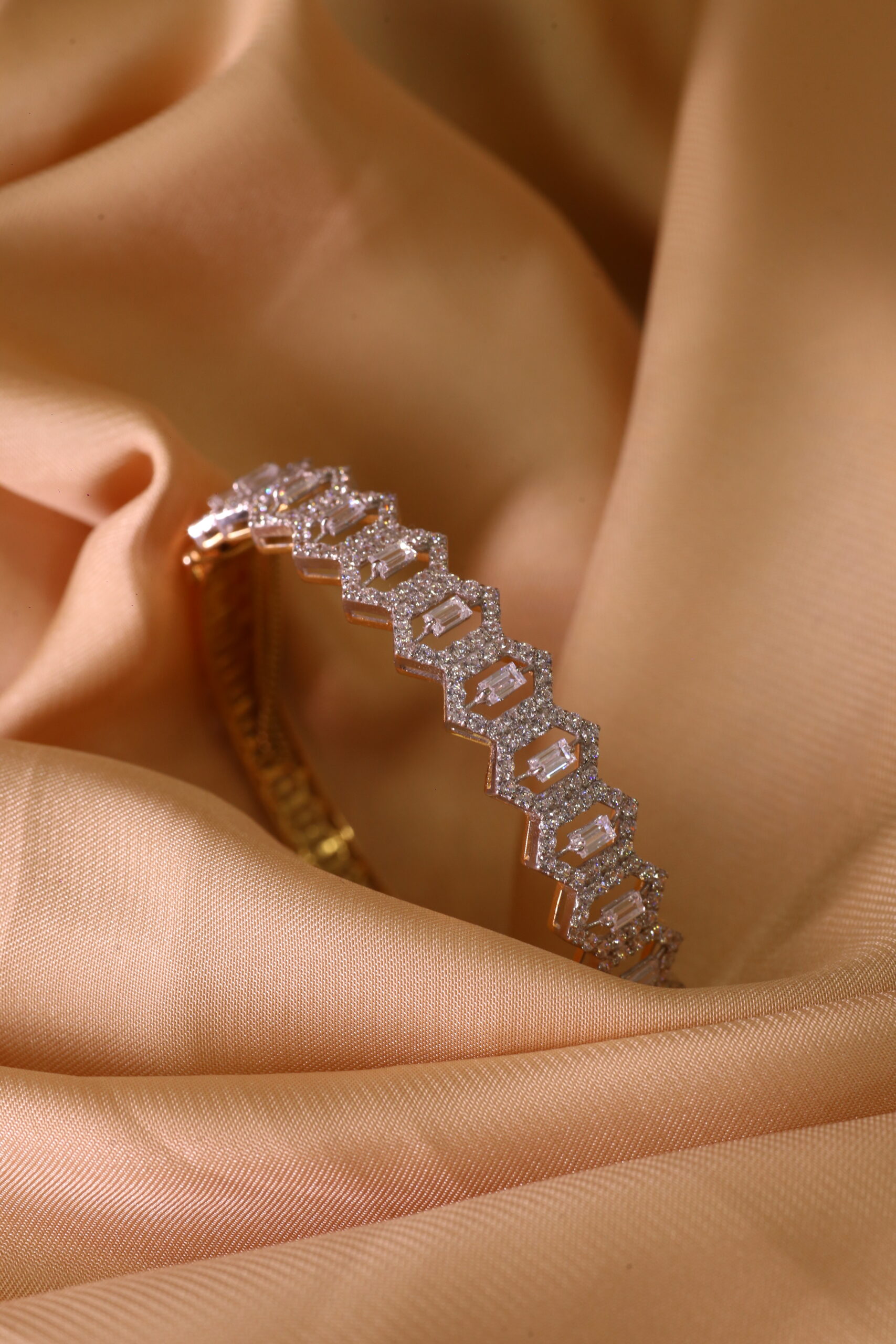 Pure Gold Geometric Stone Bracelet