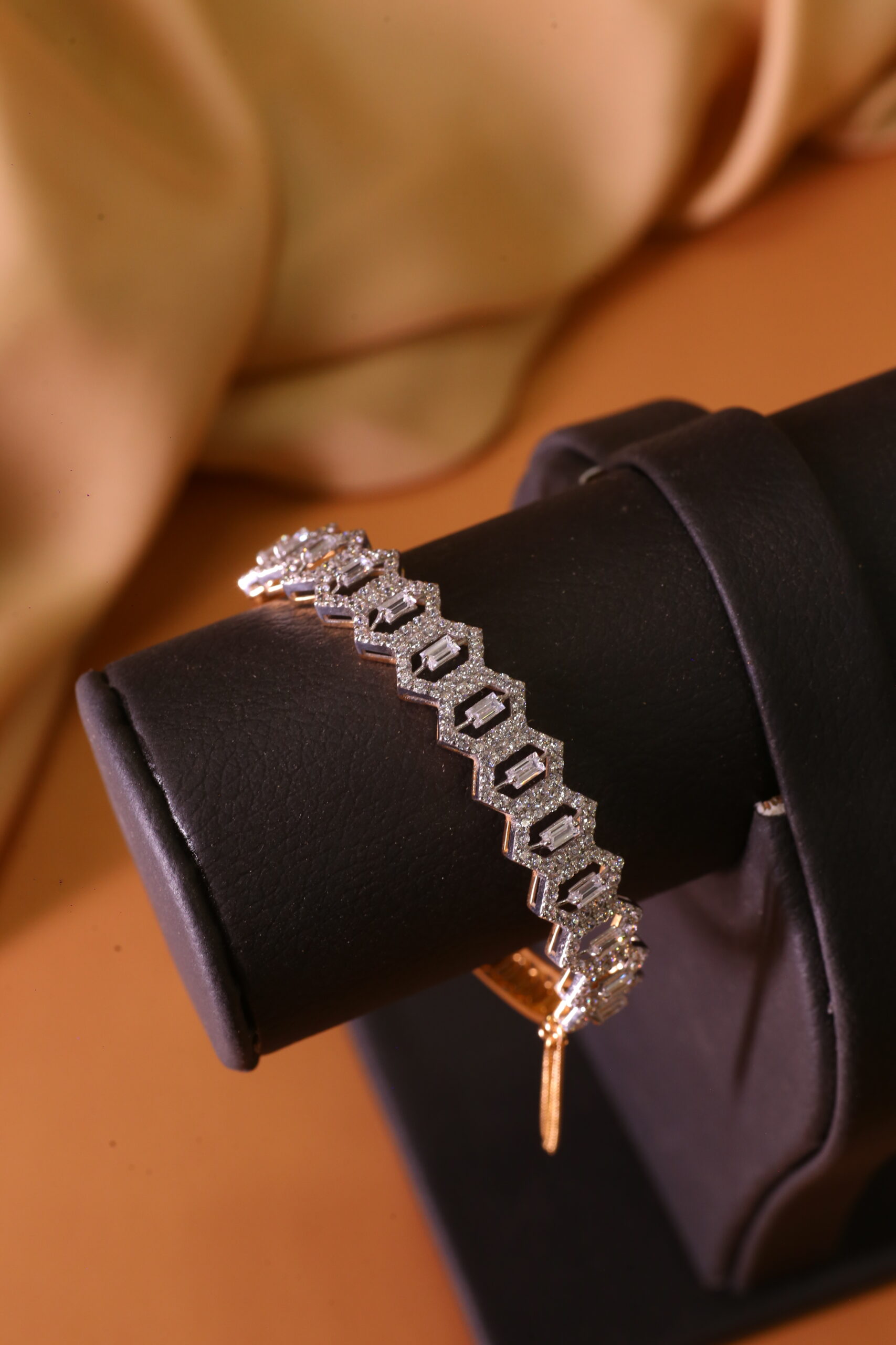 Pure Gold Geometric Stone Bracelet