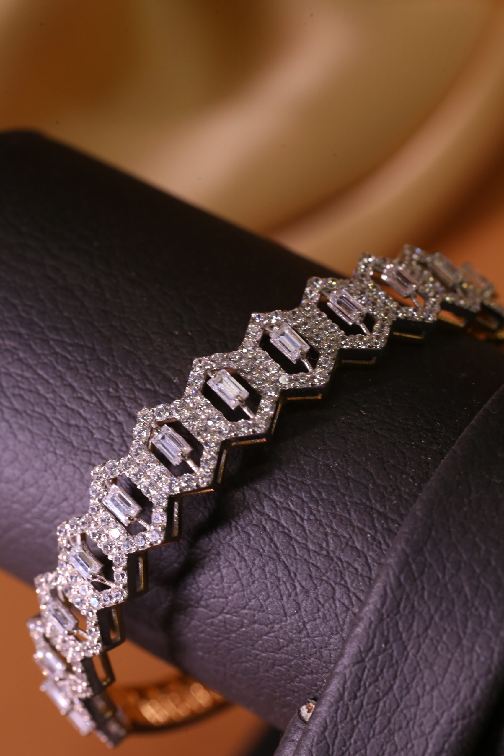 Pure Gold Geometric Stone Bracelet