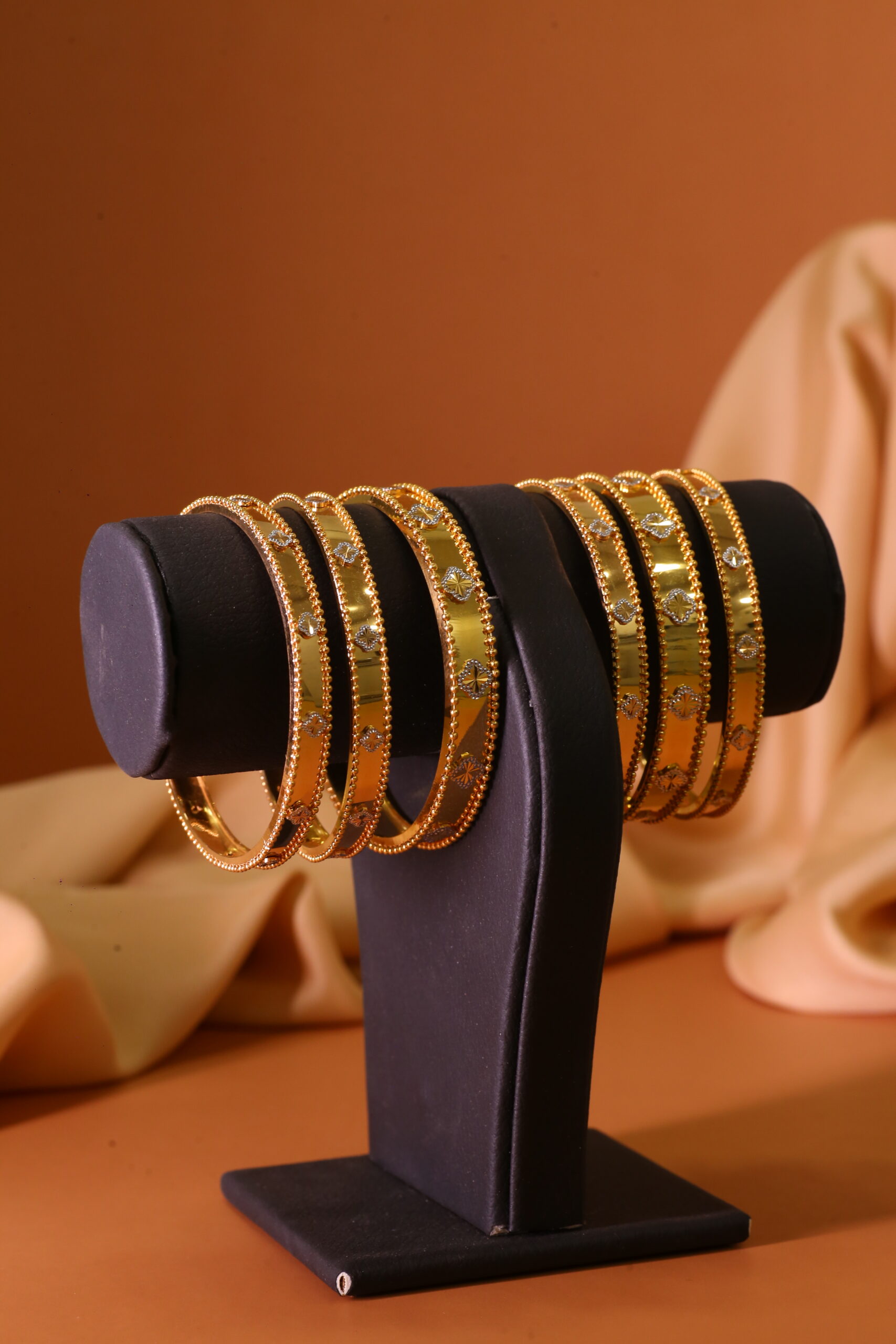Pure Gold Geometric Bracelet