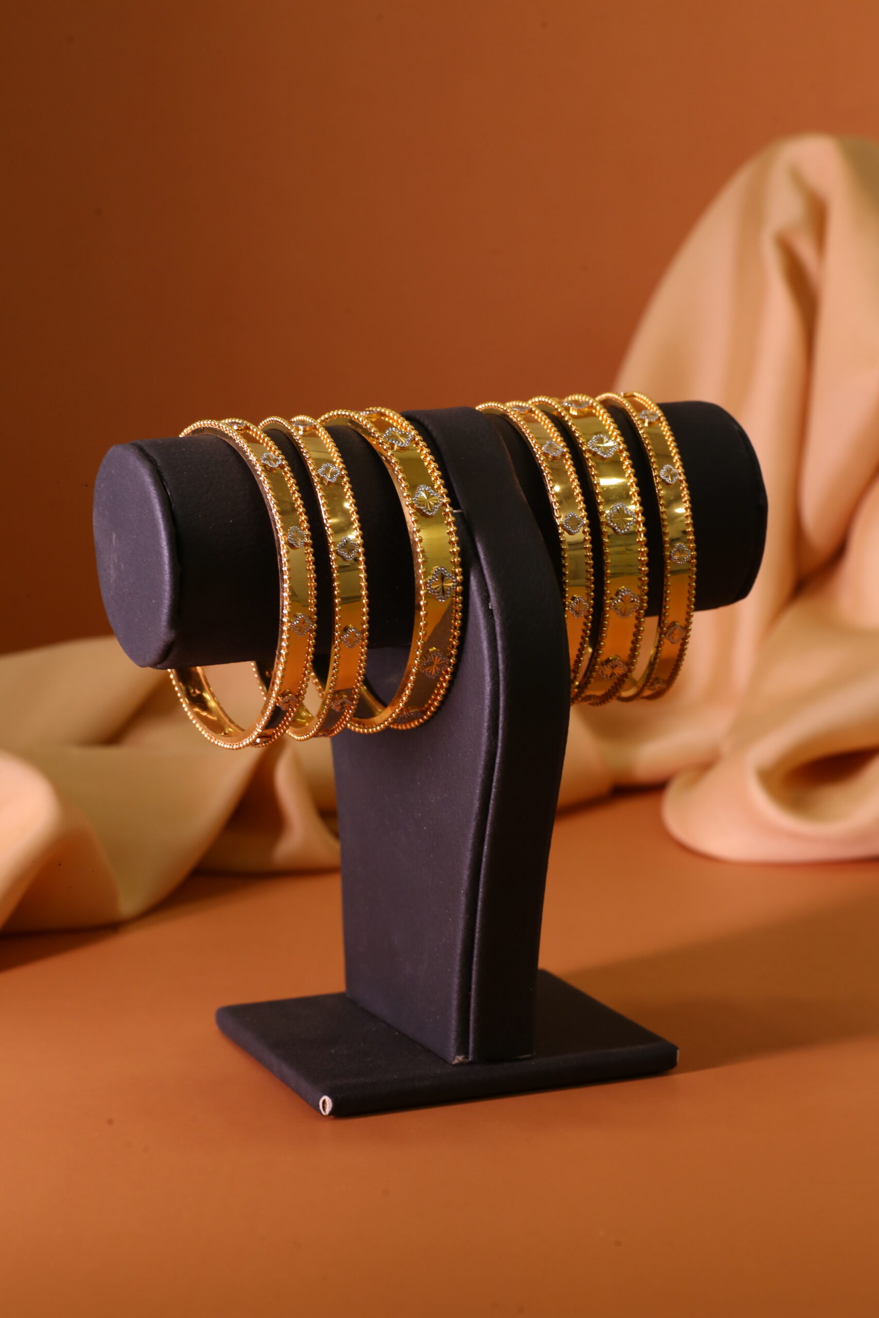 Pure Gold Geometric Bracelet
